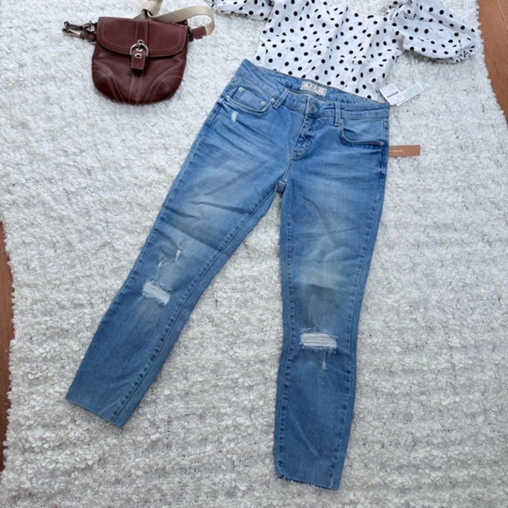 💋We The Free Women's Blue distressed skinny Jeans size 27